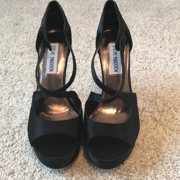 Steve Madden Shoes - Steve Madden gizella heels pumps 6.5 never worn